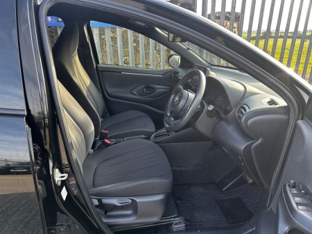 2021 Toyota Yaris - thumbnail 9