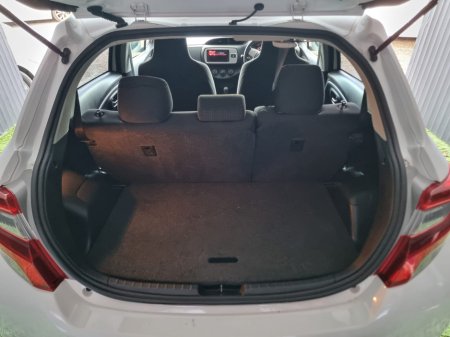 2014 Toyota Vitz - thumbnail 7