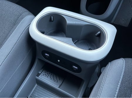 2023 Hyundai Ioniq 5 EXECUTIVE 58KW //HEATED SEATS AND STEERING WHEEL//ADAPTIVE CRUISE CONTROL//WIRELESS PHONE CHARGING// €24,950 thumbnail