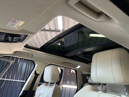 2017 Land Rover Range Rover Sport 3.0 TDV6 HSE €32,950 thumbnail