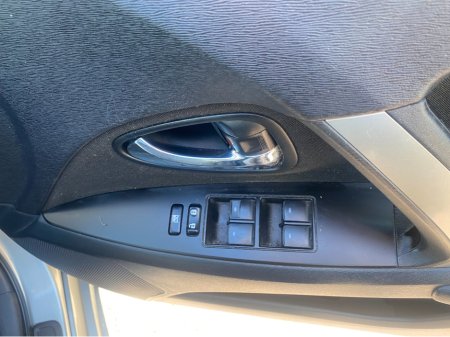 2012 Toyota Avensis - thumbnail 13