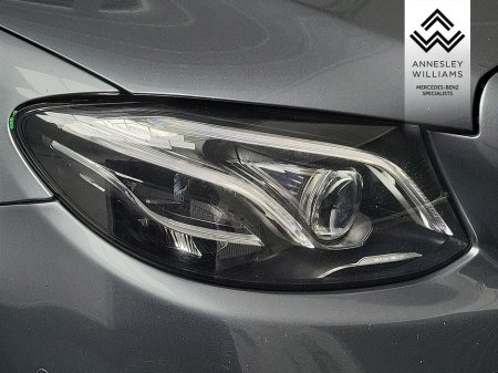 2019 Mercedes-Benz E Class - thumbnail 4