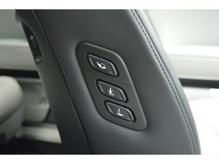 2025 Hyundai Ioniq 9 RWD standard (Long Range) Platinum €73,995 thumbnail