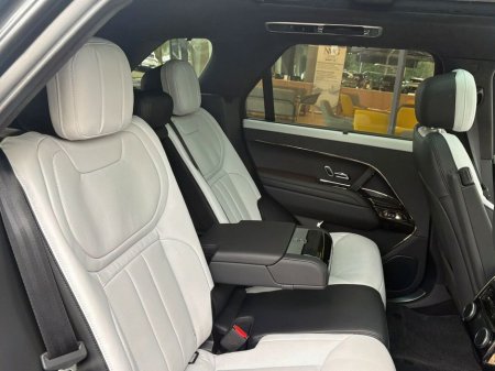 2025 Land Rover Range Rover Sport AUTOBIOGRAPHY €139,888 thumbnail