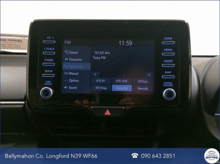 2024 Toyota Yaris Yaris Hybrid Luna €23,950 thumbnail