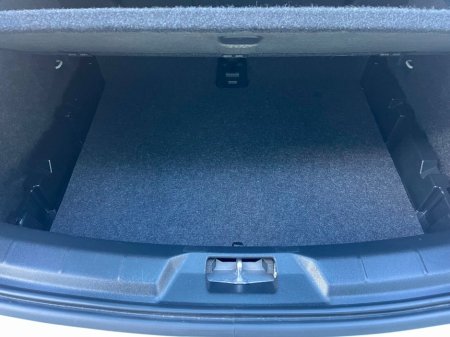 2019 Volvo V40 - thumbnail 24