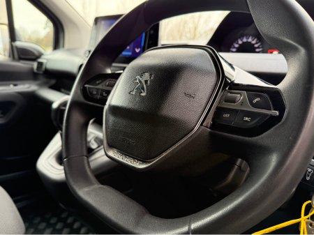 2019 Peugeot Partner PROF PLUS 1.6 HDI FSH €11,950 thumbnail