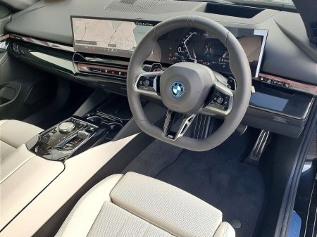 2026 BMW 5 Series - photo 6