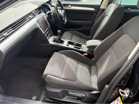 2018 Volkswagen Passat - thumbnail 6