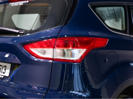 2015 Ford Kuga ZETEC 2.0 TDCI 120PS FWD 4 4DR €11,950 thumbnail