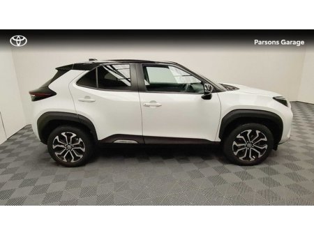 2024 Toyota Yaris Cross YARIS CROSS LUNA SPORT €30,995 thumbnail