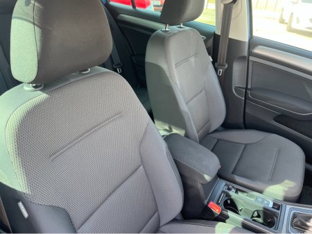 2017 Volkswagen Golf - thumbnail 11