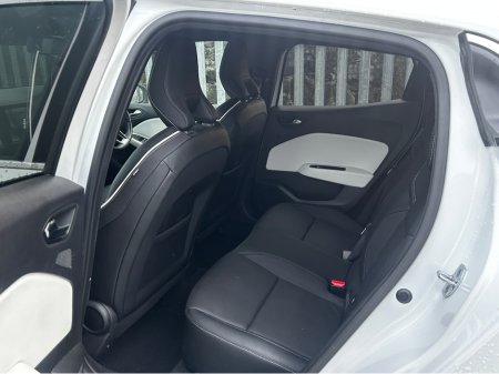 2021 Renault Clio High spec automatic 1.2 €17,995 thumbnail