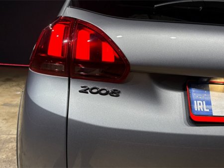 2020 Peugeot 2008 - thumbnail 10