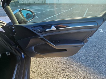 2016 Volkswagen Golf - thumbnail 32