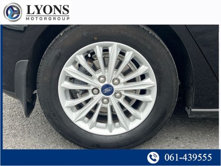 2019 Ford Focus - view 4