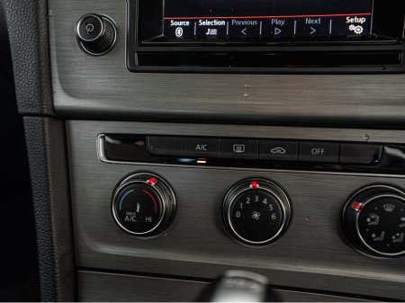 2015 Volkswagen Golf 2015 VW Golf 1.6d Auto/FSH/New NCT/Warranty €11,888 thumbnail