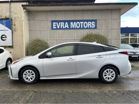 2021 Toyota Prius S 4WD AUTOMATIC HYBRID 1.8 PETROL //KEYLESS ENTRY//REVERSE CAMERA//ADAPTIVE CRUISE CONTROL// €19,950 thumbnail