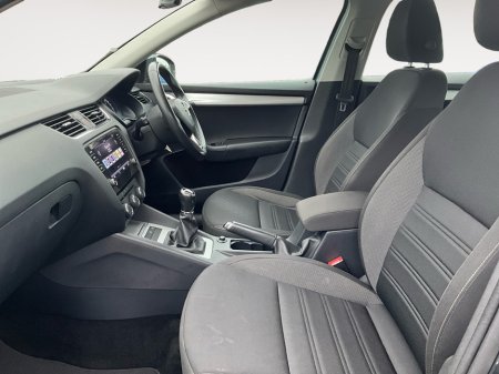 2020 Skoda Octavia AMBITION 1.6 TDI 115HP 4DR €20,500 thumbnail