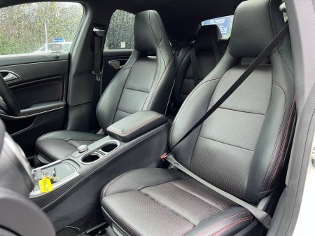 2016 Mercedes-Benz CLA Class CLA180 AMG-LINE 1.6 AUTO // OPENING PAN ROOF // HARMAN/KARDON // HEATED SEATS €19,750 thumbnail