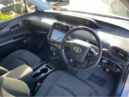 2019 Toyota Prius - thumbnail 13