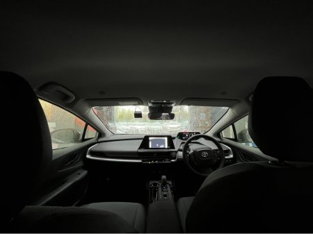 2025 Toyota Prius - thumbnail 12