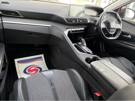 2018 Peugeot 3008 ALLURE 1.2 130 4DR AUTOMATIC//FINANCE AVAILABLE thumbnail