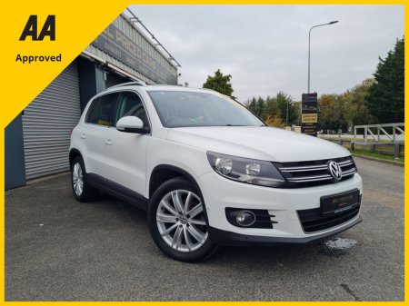 2015 Volkswagen Tiguan - view 3
