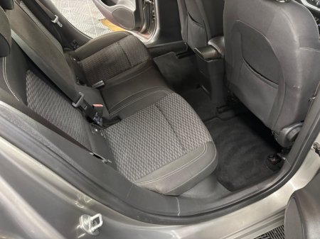 2017 Vauxhall Astra - thumbnail 12