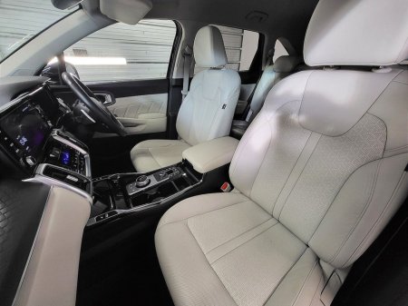 2023 Kia Sorento 1.6 PHEV K3 4X4 7 seats €46,975 thumbnail