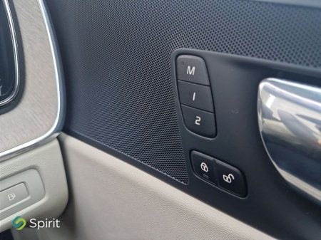 2018 Volvo XC60 - thumbnail 11