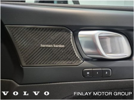 2023 Volvo XC40 - thumbnail 16