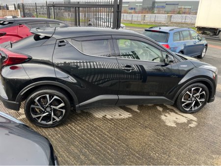 2019 Toyota C-HR 1.8 HYBRID AUTO LOW KM HIGH SPEC €20,950 thumbnail
