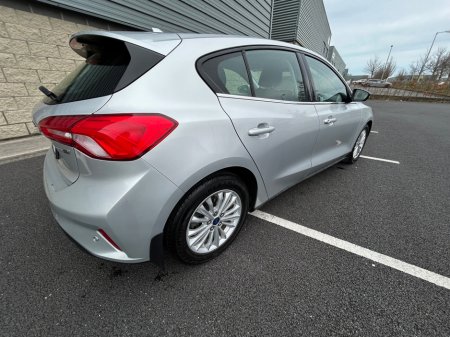 2021 Ford Focus - thumbnail 9