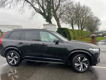2022 Volvo XC90 PHEV T8 (390hp) R-Design AWD €49,950 thumbnail