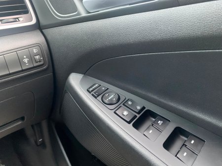 2017 Hyundai Tucson 1.7 CRDI EXECUTIVE 5DR // GREAT CONDITION // LEATHER, HEATED SEATS AND SAT NAV // €12,950 thumbnail