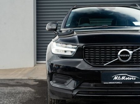 2022 Volvo XC40 - thumbnail 3