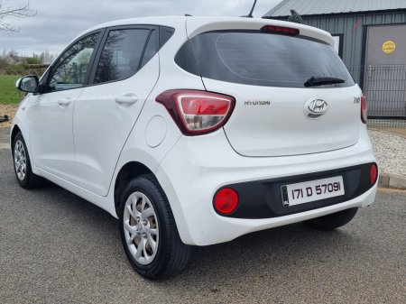 2017 Hyundai i10 - thumbnail 9