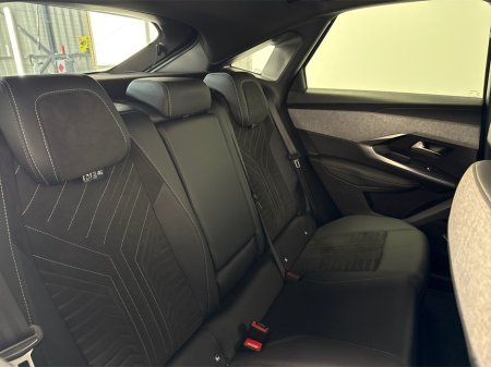 2025 Peugeot 3008 GT EV**DIGITAL DASH**TOUCH SCREEN MEDIA**APPLE CAR PLAY**HEATED SEATS**HEATED STEERING WHEEL**ELECTRIC TAILGATE**CRUISE CONTROL**MULTIFUNCTIONAL STEERING WHEEL**REVERSE CAMERA**PARKING SENSORS** €35,995 thumbnail