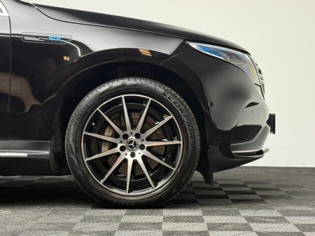2022 Mercedes-Benz EQC 400 AMG LINE 4MATIC €32,990 thumbnail