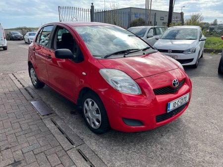 2010 Toyota Yaris - photo 2