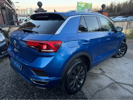 2019 Volkswagen T-Roc - view 4