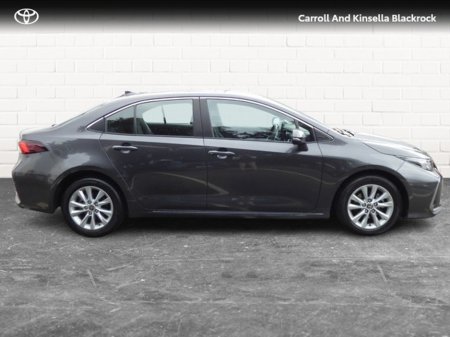 2024 Toyota Corolla Hybrid Luna Saloon €28,950 thumbnail