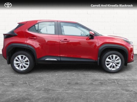 2023 Toyota Yaris Cross Hybrid Luna €26,950 thumbnail