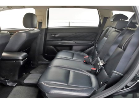 2017 Mitsubishi Outlander - thumbnail 15