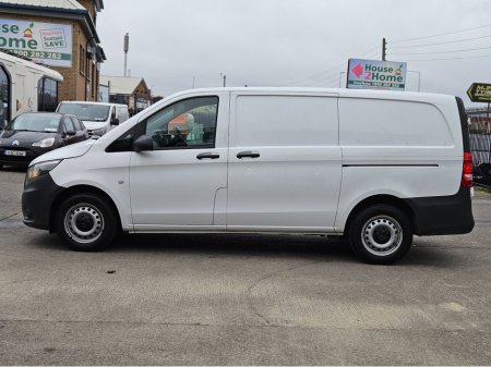 2022 Mercedes-Benz Vito - thumbnail 3