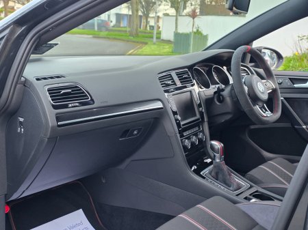 2016 Volkswagen Golf - thumbnail 20