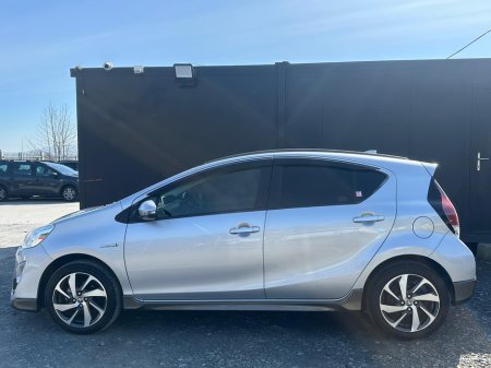 2015 Toyota Aqua - thumbnail 3