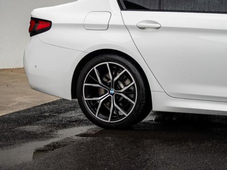 2022 BMW 5 Series - thumbnail 4