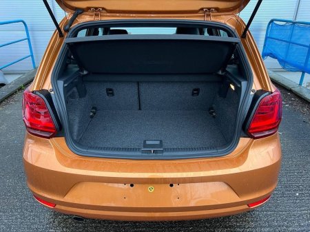 2017 Volkswagen Polo ORIGINAL EDITION 1.2 TSI AUTO // HEATED SEATS // REVERSE CAMERA // 16" MULTISPOKE ALLOYS €13,900 thumbnail